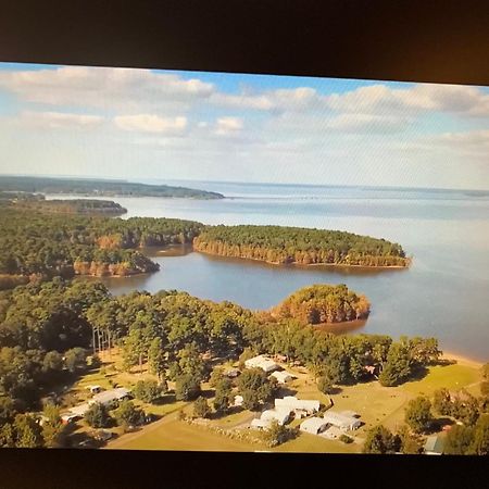 Alpine Lakeview Motel Room Wifi,Sandy Beach Boat Ramp,Pier,Marina,Bath House With Laundromat Hemphill Room photo